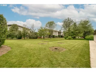 Photo #2: 22436142 Listing