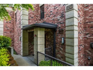 Photo #3: 22437228 Listing