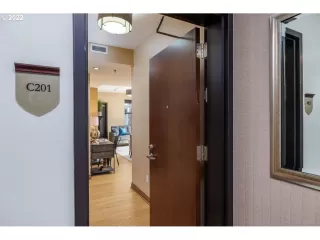 Photo #4: 22437228 Listing