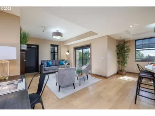 Photo #5: 22437228 Listing