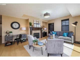 Photo #6: 22437228 Listing