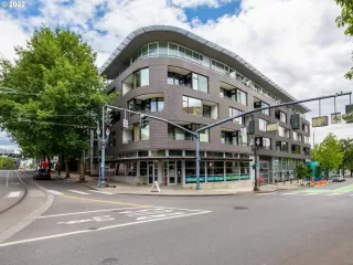 Photo #1: 22438466 Listing 