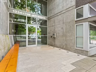 Photo #4: 22438466 Listing 