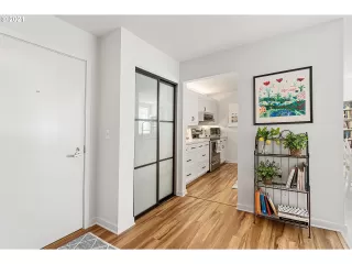 Photo #2: 22438509 Listing 