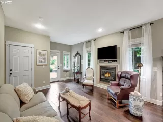 Photo #5: 22439060 Listing