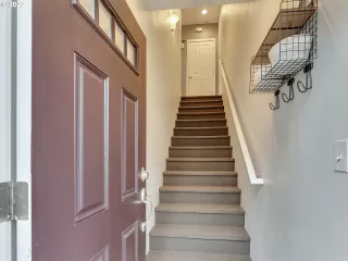 Photo #2: 22439168 Listing