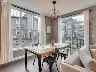 Photo #6: 22439168 Listing