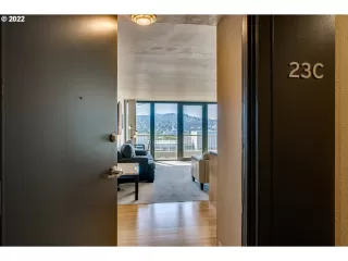 Photo #4: 22439291 Listing