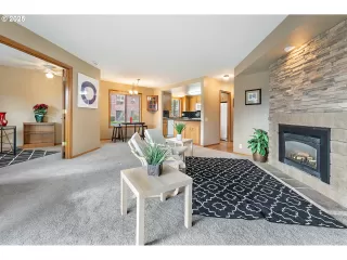 Photo #5: 224401923 Listing 