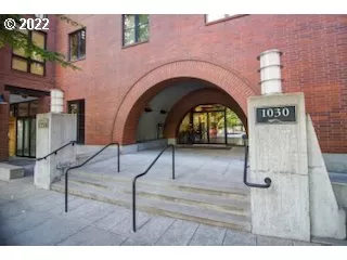 Photo #6: 22441581 Listing