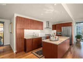 Photo #3: 22442183 Listing