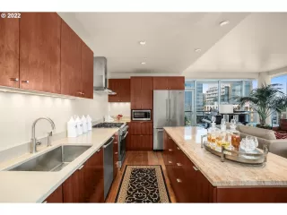 Photo #4: 22442183 Listing