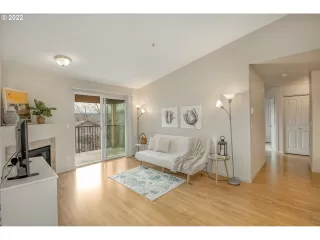 Photo #3: 22442333 Listing