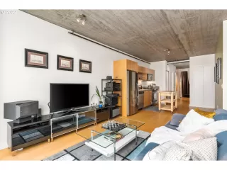 Photo #6: 22443013 Listing