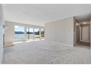 Photo #3: 22443609 Listing