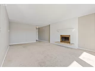 Photo #6: 22443609 Listing