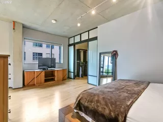 Photo #5: 22444680 Listing