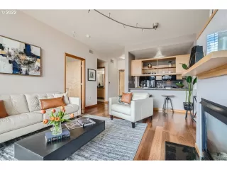 Photo #4: 22444850 Listing