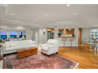 Photo #6: 22445339 Listing