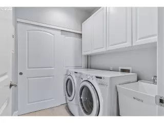 Photo #6: 22445372 Listing