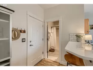 Photo #4: 22445782 Listing