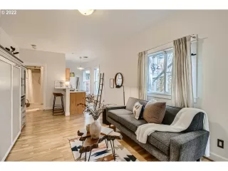 Photo #6: 22445782 Listing