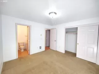 Photo #4: 22446119 Listing