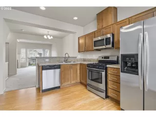 Photo #6: 22446803 Listing