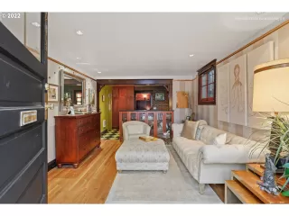 Photo #3: 22447449 Listing