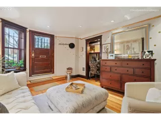 Photo #6: 22447449 Listing