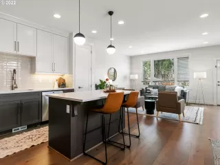 Photo #3: 22448403 Listing