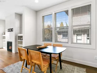 Photo #4: 22448403 Listing