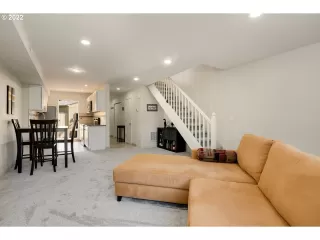 Photo #6: 22448908 Listing 