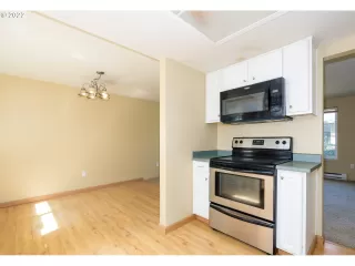 Photo #6: 22449155 Listing