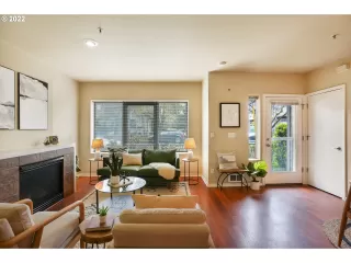 Photo #5: 22449327 Listing