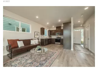 Photo #2: 22449798 Listing