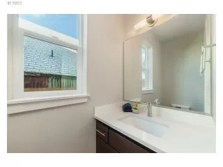 Photo #5: 22449798 Listing