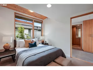 Photo #4: 22449833 Listing