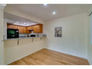 Photo #6: 22449853 Listing 