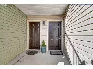 Photo #4: 22450119 Listing