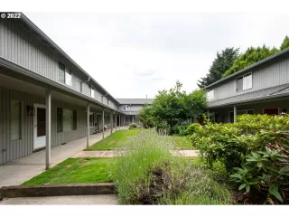 Photo #3: 22451052 Listing