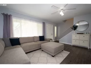 Photo #4: 22451052 Listing