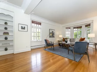 Photo #5: 22451090 Listing