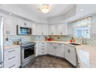 Photo #4: 22451517 Listing