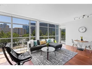Photo #4: 22451646 Listing