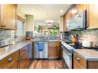 Photo #4: 22451703 Listing 