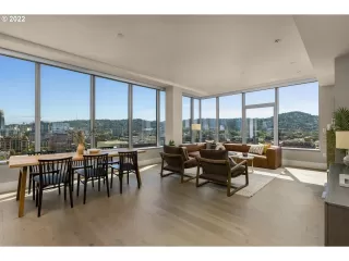 Photo #5: 22451993 Listing