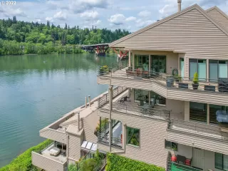 Photo #2: 22452573 Listing