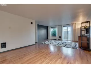 Photo #5: 22452711 Listing