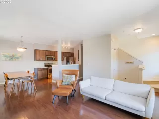 Photo #6: 22454071 Listing